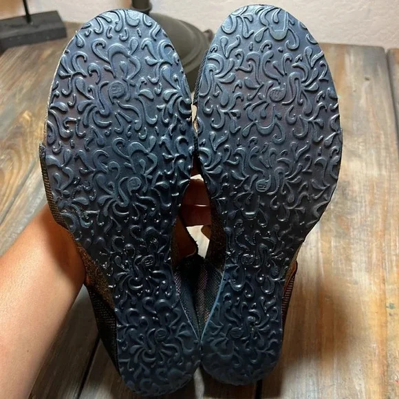 Think! DUMIA STRAP SANDAL. Size 11.5 - Picture 6 of 7